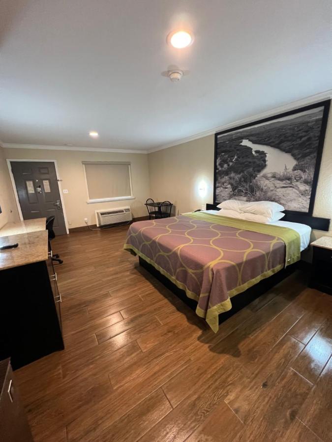 Super 8 By Wyndham Mcallen-Downtown-Airport-La Plaza Mall Ngoại thất bức ảnh