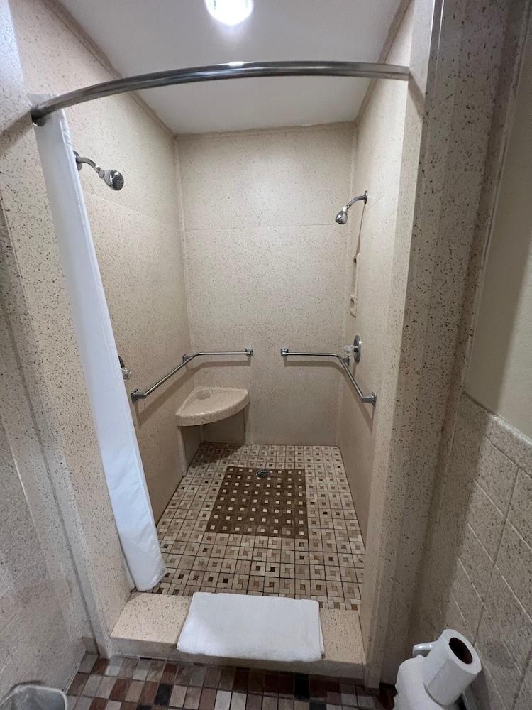 Super 8 By Wyndham Mcallen-Downtown-Airport-La Plaza Mall Ngoại thất bức ảnh