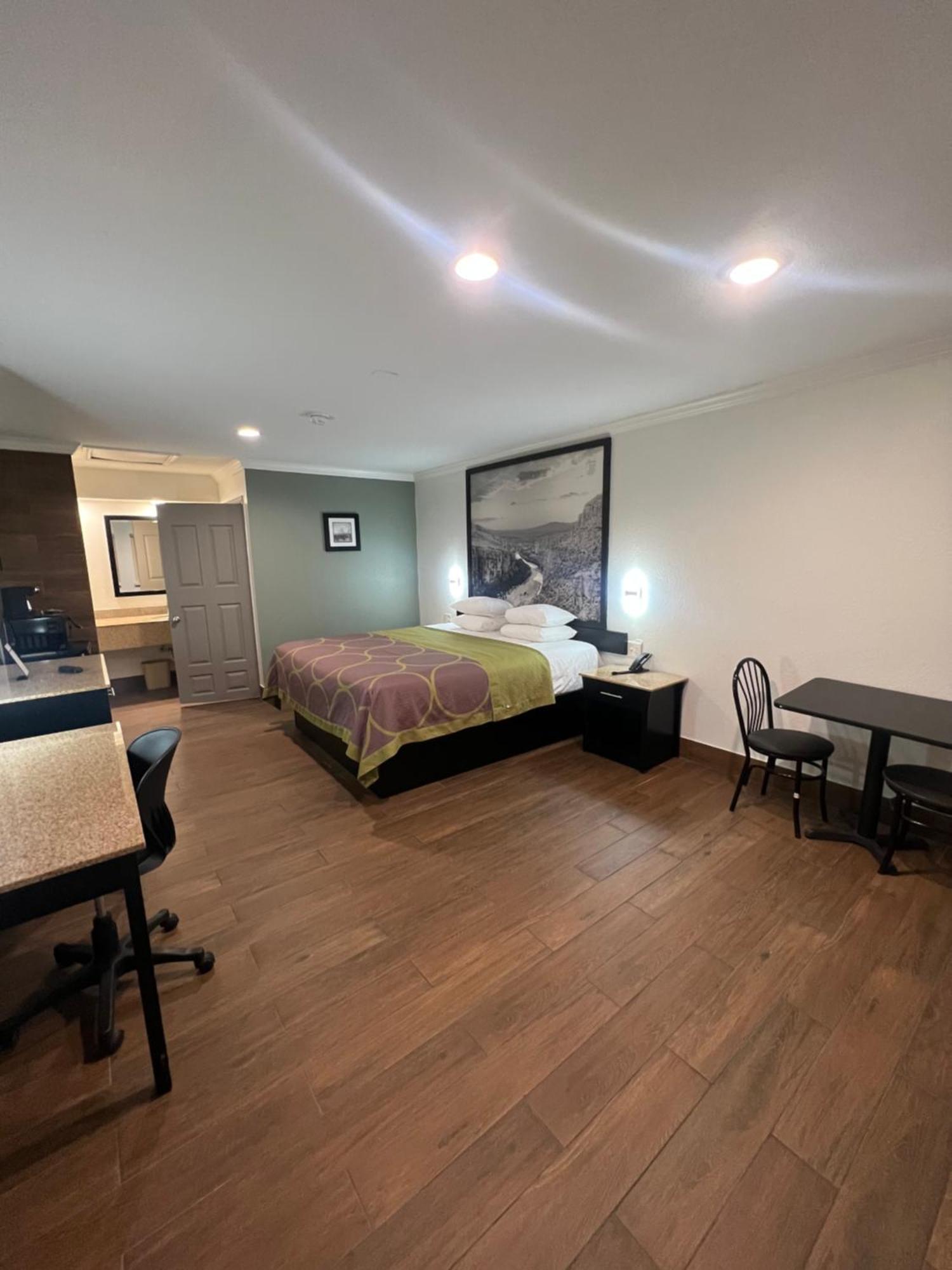 Super 8 By Wyndham Mcallen-Downtown-Airport-La Plaza Mall Ngoại thất bức ảnh