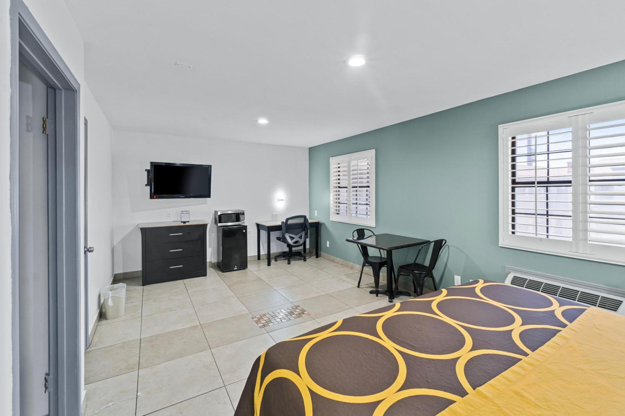 Super 8 By Wyndham Mcallen-Downtown-Airport-La Plaza Mall Ngoại thất bức ảnh