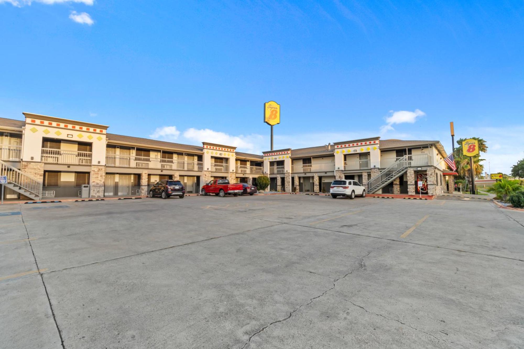 Super 8 By Wyndham Mcallen-Downtown-Airport-La Plaza Mall Ngoại thất bức ảnh