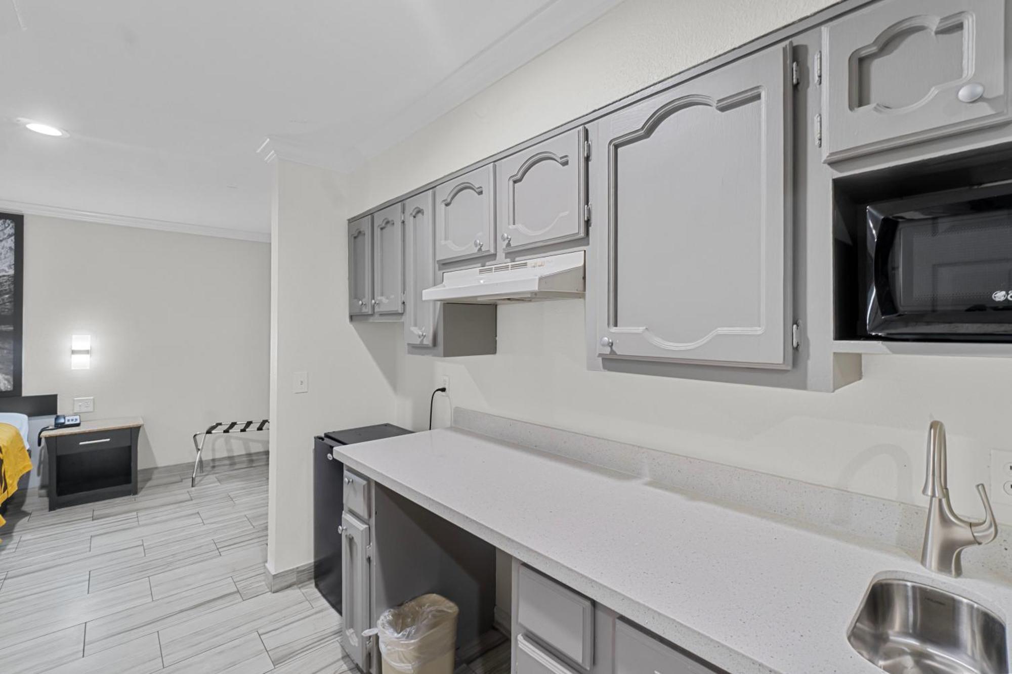 Super 8 By Wyndham Mcallen-Downtown-Airport-La Plaza Mall Ngoại thất bức ảnh