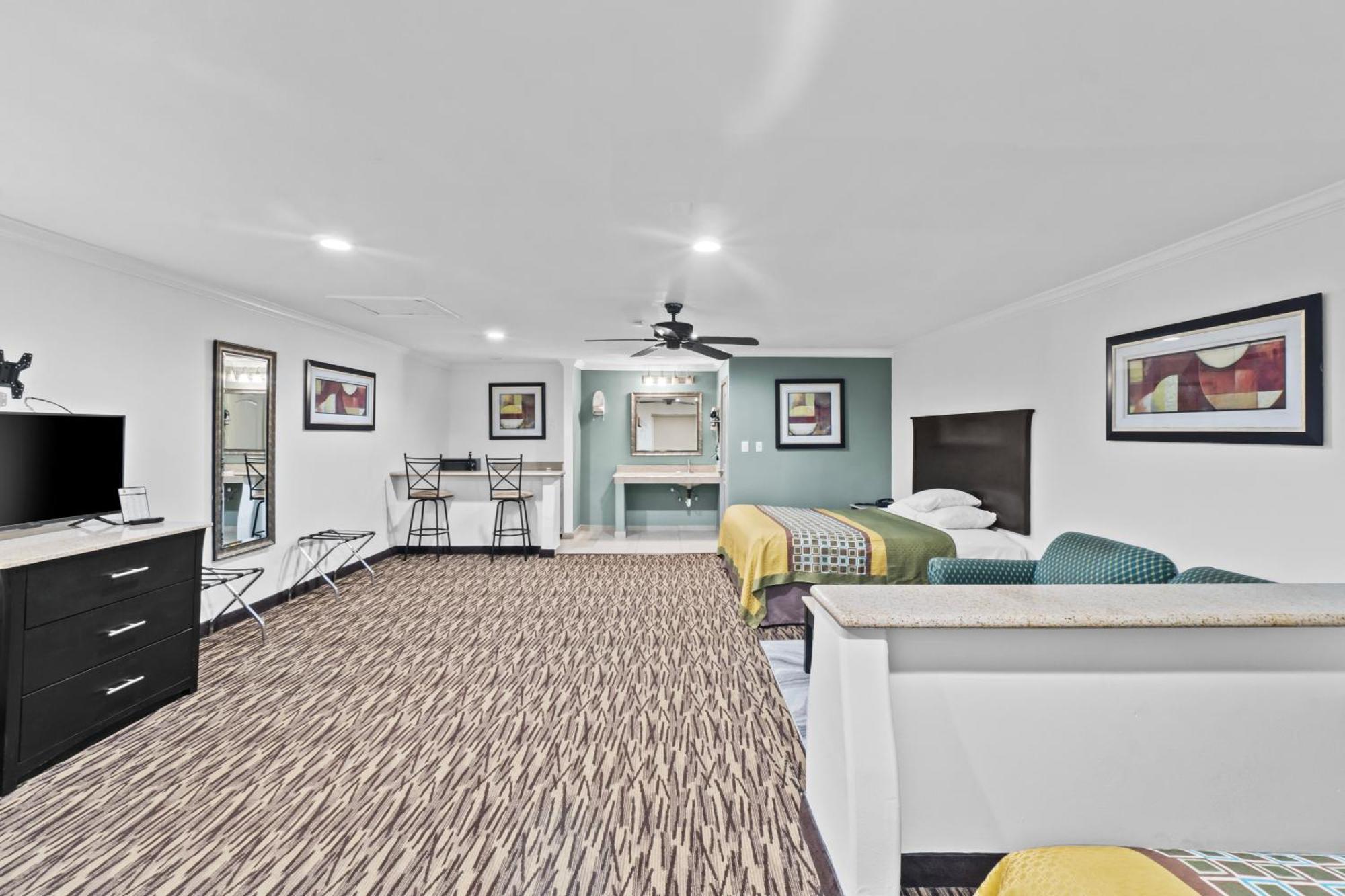 Super 8 By Wyndham Mcallen-Downtown-Airport-La Plaza Mall Ngoại thất bức ảnh
